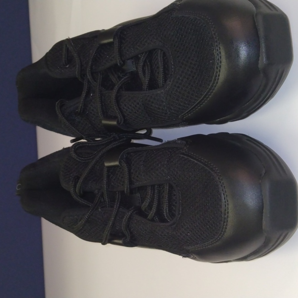 Men's Capezio Athletic Shoes Black Sz. 12